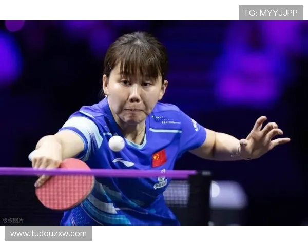 伯尔尼年轻人遭遇二连败后 球员到场边接受球迷代表严肃训话