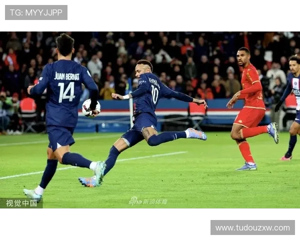 法甲-梅西回归破门+策动进球!巴黎2-0昂热6分领跑